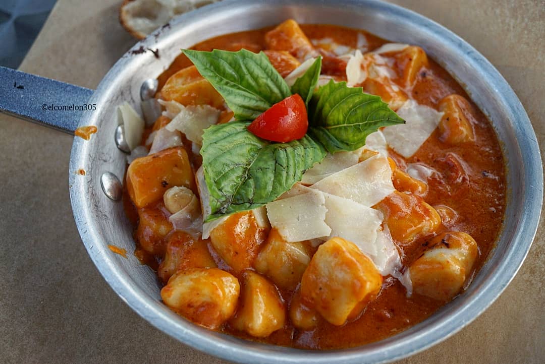 Pummarola Midtown 'pizza Napoletana'-9